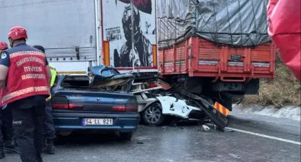 Sakarya'da zincirleme kaza: 8 araç birbirine girdi, 1 kişi hayatını kaybetti