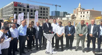 Bakan Kurum: Yıl sonuna kadar 200 bin konutu teslim edeceğiz