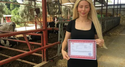 Gazeteciliği bıraktı hayvan çifliği kurdu
