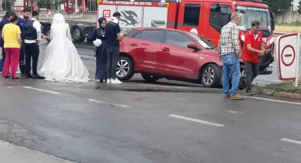 En mutlu günleri kabusa döndü: gelin ve damat düğün yolunda kaza geçirdi