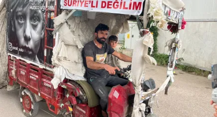 Saldırıya uğramaktan korkan kağıt toplayıcısının bulduğu çözüm bakın ne oldu: Suriyeli değilim