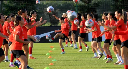 A Milli Kadın Futbol Takımı, İsviçre ve Macaristan maçları hazırlıklarını sürdürdü
