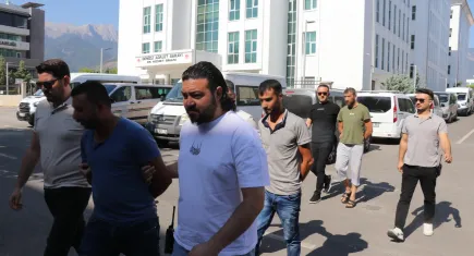 Denizli'deki arkadaş cinayetinin zanlıları adliyeye sevk edildi
