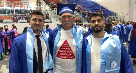 Türkiye'nin en yaşlı mezunu Ruhi Yurtsever'in ilham veren hikayesi