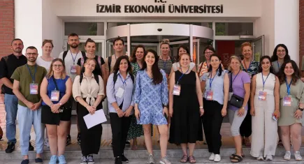 İzmir Ekonomi Üniversitesi'nden sağlıklı kampüste İzmir modeli