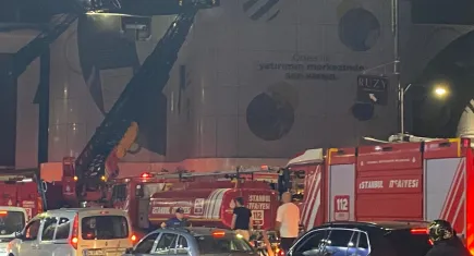 İstanbul'da bankada büyük yangın!