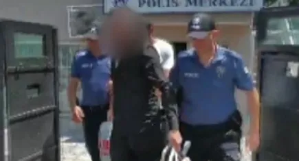 İzmir Haber: 2 firariye şok baskın! Şafak operasyonuyla yakalandılar