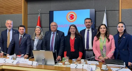 İzmir vekilinden kızlık soyadı tepkisi
