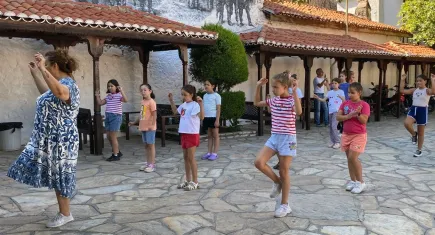 Menteşe'de yaz kurslarıyla çocuklar yeteneklerini keşfediyor