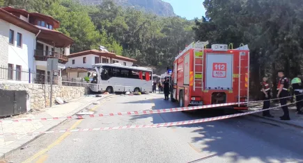 Muğla'daki feci kaza an be an araç kamerasında!