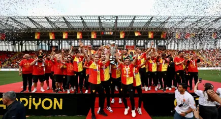 Göztepe, Charlton Athletic FC karşısında sahaya çıkıyor