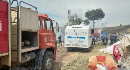 Uşak'taki yangın az kalsın evlere sıçrıyordu!