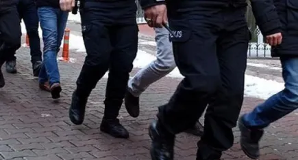 Karabağlar'da zehir tacirlerine operasyon!