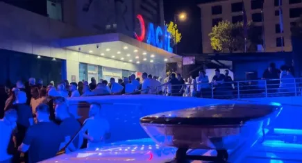 Sokak ortasında öldürüldü... Hastane bahçesi birbirine girdi