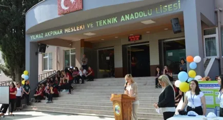 Edremit'te 16 okul müdürünün görev yeri değiştirildi