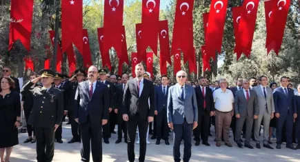 15 Temmuz programlarında  vekillerin yeri boş kaldı