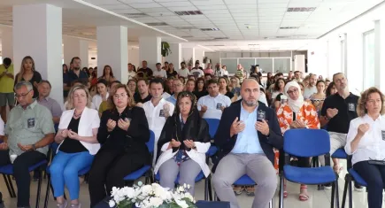 İzmir'de elektrik akımına kapılarak hayatını kaybeden Özge Ceren Deniz için anma töreni