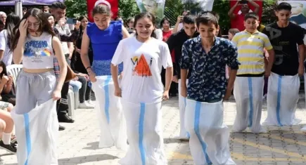 Karabağlar’da Neşeli Sokaklar Mutlu Çocuklar Şenliği coşkuyla devam ediyor