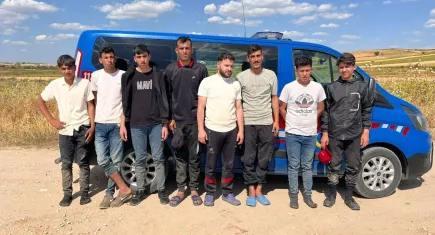 Sınırdan Avrupa'ya kaçmaya çalışan düzensiz göçmenler yakalandı!