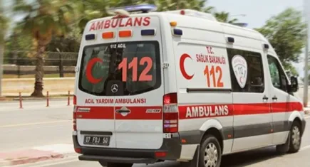 Ambulans  kaza yaptı : 2 sağlık çalışanı yaralandı