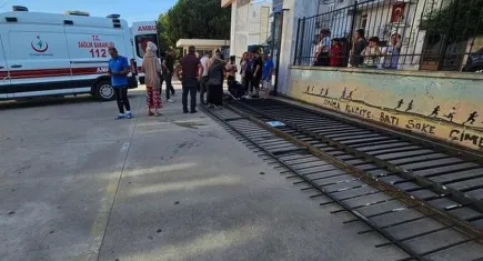 Aydın feci kaza: Okul bahçe kapısı çocuğun üzerine düştü!