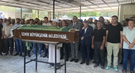 İzmir’deki orman yangınında hayatını kaybeden üç kişi dualarla toprağa verildi