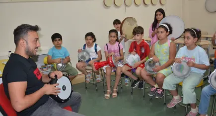 Diyarbakır'da çocuklar yaz kurslarında eğlenerek öğreniyor  