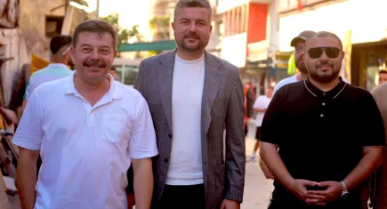Buca Belediye Başkanı Görkem Duman Çakallarla Dans 7 setini ziyaret etti