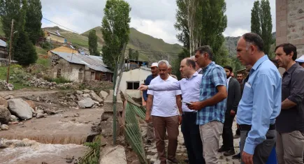 Erzurum'da belediyeler selin yaralarını sarmak için seferber oldu