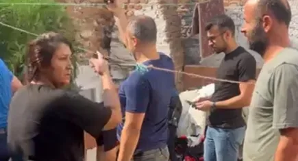 Evinde hint keneviri yetiştiren kadının rahat tavırları pes dedirtti: Su döktüm büyüdüler
