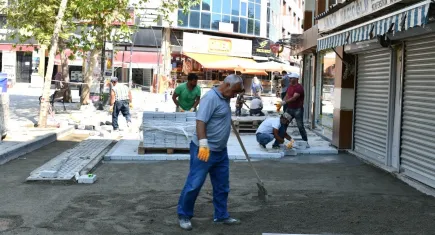 Çiğli Belediyesi Kasaplar Meydanı’nı yeniliyor