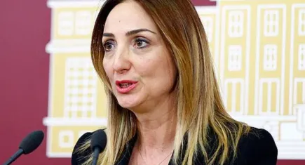 Aylin Nazlıaka duyurdu: Soyadı düzenlemesi 9. Yargı Paketi’nden çıkarılıyor