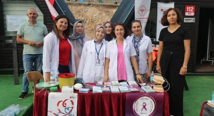 Erzincan’da sağlık ekipleri kansere karşı bilgilendiriyor