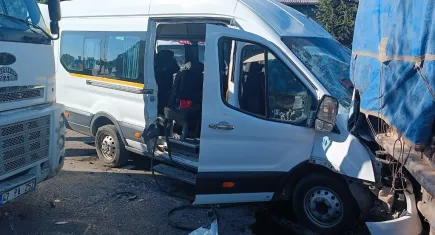 Gaziantep'te feci kaza! İşçi servisleri kafa kafaya çarpıştı - Çok sayıda yaralı var