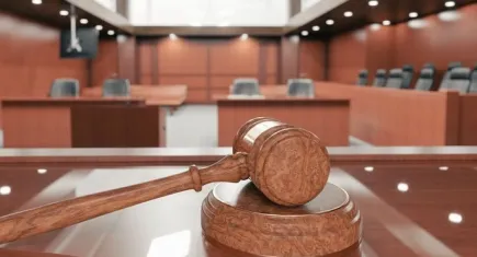 Öğretmeni yumruklayan veliye dava açıldı