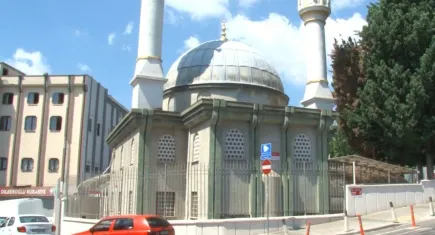 İstanbul'da cami imamı okla vuruldu