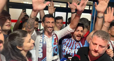 Savic'e taraftarlardan coşkulu karşılama