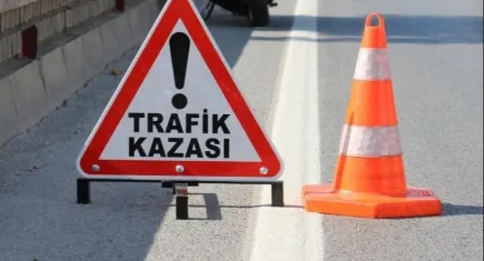 Baba ve oğul kazada metrelerce savruldu