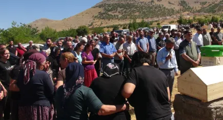 Malatya'daki kazada ölen kız kardeşler gözyaşları içinde defnedildi  