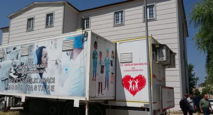 Mobil tırlar Van'da kanser taraması yapıyor