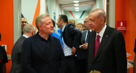 Cumhurbaşkanı Erdoğan, Başakşehir takımını soyunma odasında tebrik etti