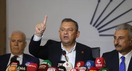 CHP lideri Özel: Maaşlardan değil, etiketlerden sıfır atacağız