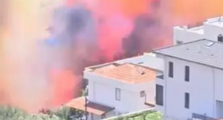 İzmir'de yangın: Alevler yükseliyor