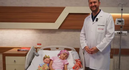 Tanısı konulamayan hastayı robotik cerrahi ile tedavi ettiler