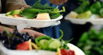 Sıcak havaların sağlık üzerindeki etkileri ve beslenme önerileri: Şok diyetlerden uzak durun