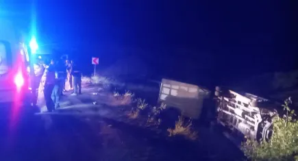Tunceli'de işçi servisi kaza yaptı: Yaralılar var