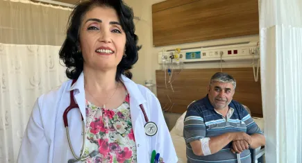 36 yıldır oturduğu yerde uyuyan hasta tedavi altına alındı