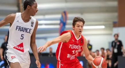Genç milliler Fransa'ya karşı düşüşte: Türkiye 92-58 sonuç ile Fransa'ya mağlup