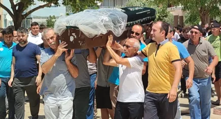 İzmir'deki trafik kazasında yaralanan genç kız kurtarılamadı