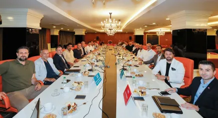 Karşıyaka'nın başkanı İlker Ergüllü, TBF'nin toplantısına katıldı